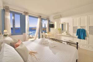 Tempat tidur dalam kamar di Absolute Bliss