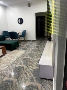 Posezení v ubytování Beautiful 2Br Apt in Ogba, Ikeja, Lagos