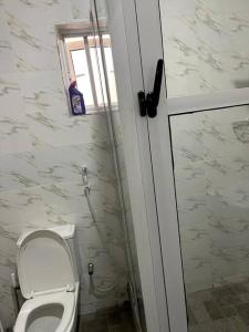 Koupelna v ubytování Beautiful 2Br Apt in Ogba, Ikeja, Lagos