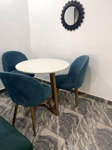 Posezení v ubytování Beautiful 2Br Apt in Ogba, Ikeja, Lagos