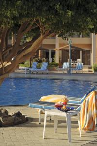 Baseinas apgyvendinimo įstaigoje Hurghada Suites & Apartments Serviced by Marriott arba netoliese