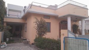 Το κτήριο όπου στεγάζεται  η παραθεριστική κατοικία