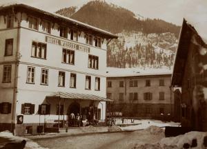 Hotel Weisses Kreuz Bergün talvel