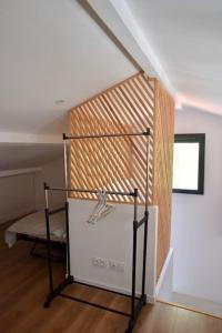 Posteľ alebo postele v izbe v ubytovaní Top of house with sea view 50m from the beach
