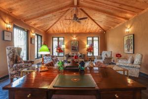 Aalia Jungle Retreat and Spa, Bandarjudh, Haridwar - Araiya Anthology的休息区