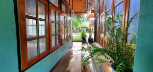 Aed väljaspool majutusasutust Baan Suan Taboon Homestay