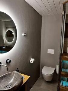 Koupelna v ubytování Nordicstay Noarootsi Kastehein or Loojangu villa
