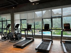 Fitnes oz. oprema za telovadbo v nastanitvi Ipoh Peaceful Onsen studio Lost World Tambun