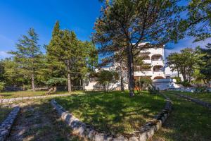 Vonkajšia záhrada v ubytovaní Guest House Agava