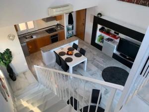 Kuchyňa alebo kuchynka v ubytovaní 4+2 beds apartment in VillaMartin, Torrevieja