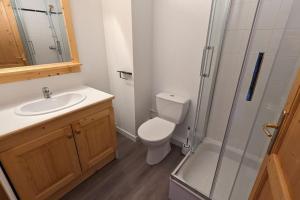 Kúpeľňa v ubytovaní Appartement 6/8 pers à 200 m des pistes - piscine