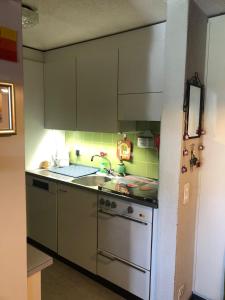 Dapur atau dapur kecil di 1-room apartment * directly by the cable car * Bernese Alps