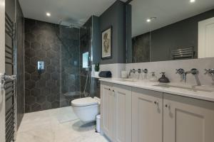 Et badeværelse på Bath Penthouse with amazing views and lift access + 31 billeder