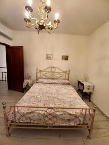 Postel nebo postele na pokoji v ubytování Villa Ester + 37 fotografií