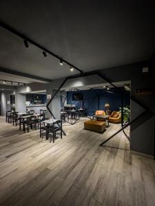 圣萨尔瓦多德朱Hotel ICONICO JUJUY Centro Desayuno incluido的相册照片 更多15张照片