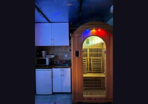 Η κουζίνα ή μικρή κουζίνα στο Casa Di Vibes - Jacuzzi - Sauna