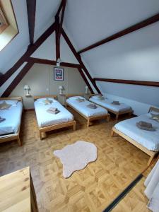 Les Coquelicotsにあるベッド