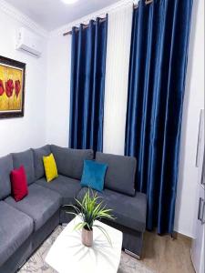 Posezení v ubytování Green house, 1 bedroom & 1 kitchen apartment, located in Elbasan city center