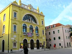 Budova, kde se apartmán nachází