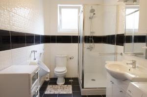 Photo de la galerie de l'établissement Apartments Vodanović, à Podgora 51 autres photos