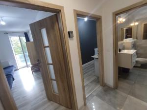 Kúpeľňa v ubytovaní 1110 Śmiałego 39 - Tanie Pokoje w Apartamencie - samodzielne zameldowanie - self check in