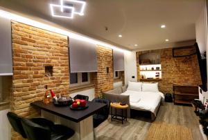 En eller flere senge i et værelse på Palazzino Veneziano Luxury Apartment