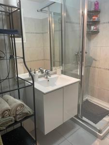 A bathroom at Apartamento Pargue Tropical