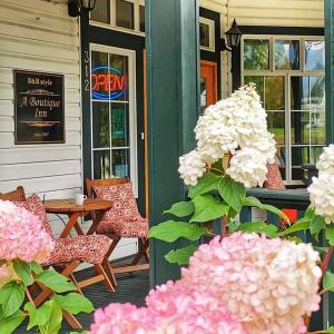 Zahrada ubytování Courthouse Inn Revelstoke