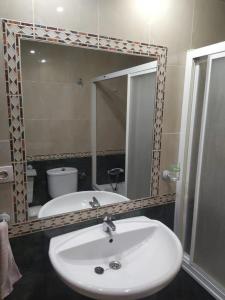 Fotografia z galérie ubytovania Apartamento 3 dormitorios frente a Hospital de Traumatología v destinácii Granada