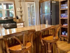 Imagem da galeria de Beachfront Home With Pristine, Calm Waters, White Sands And Unbelievable Sunset em Sandy Bay mais 26 fotografias