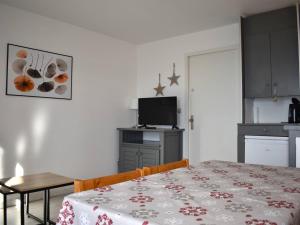 Zdjęcie z galerii obiektu Studio cabine avec balcon, vue Pyrénées, parking, proche centre-ville - FR-1-580-82 w mieście Font-Romeu-Odeillo-Via
