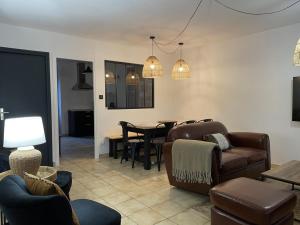 Zdjęcie z galerii obiektu Gîte nature avec terrasse, près étang Morat, pêche, Wi-Fi, idéal famille et randonneurs - FR-1-489-415 w mieście Saint-Bonnet-Tronçais