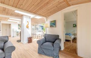 Posezení v ubytování 3 Bedroom Awesome Home In Nykøbing Sj