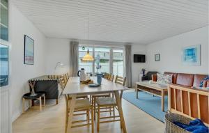 Χώρος καθιστικού στο 2 Bedroom Cozy Home In Skagen