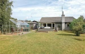 Taman di luar Two-Bedroom Holiday Home In Nexo