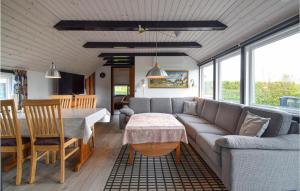Posezení v ubytování Holiday Home Brenderup Fyn With Fireplace I