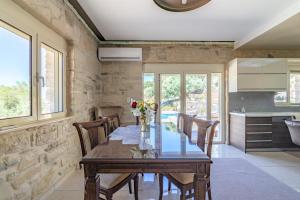 Kuchyň nebo kuchyňský kout v ubytování Cretan Nature Villa Alexandra