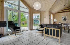 Posezení v ubytování Holiday Home Solvænget Væggerløse X
