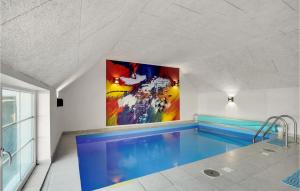 Bazén v ubytování Lovely Home In Vils With Kitchen nebo v jeho okolí