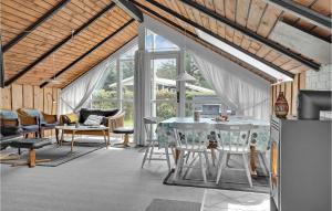 Fotografie z fotogalerie ubytování Nice Home In Hvide Sande With Sauna v destinaci Bjerregård