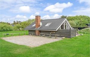 Zahrada ubytování Nice Home In Hvide Sande With Sauna