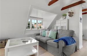 Khu vực ghế ngồi tại Holiday Apartment Svaneke With A Fireplace 01