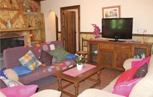Telewizja i/lub zestaw kina domowego w obiekcie Awesome Home In Montefrio