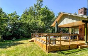 Taman di luar Gorgeous Home In Aakirkeby With Wifi +19 gambar