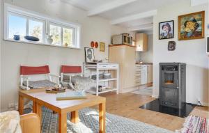 Kuchyň nebo kuchyňský kout v ubytování Holiday Home Skovvej Knebel Xii