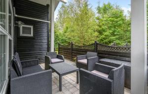 Χώρος καθιστικού στο Lovely Home In Hals With Wifi