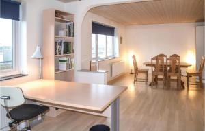 Ảnh trong thư viện ảnh của Three-Bedroom Holiday Home In Norre Nebel ở Nørre Nebel