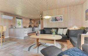 Χώρος καθιστικού στο Two-Bedroom Holiday Home Haderslev With A Fireplace 05