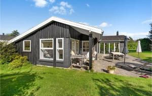 Hoone, kus puhkemaja asub