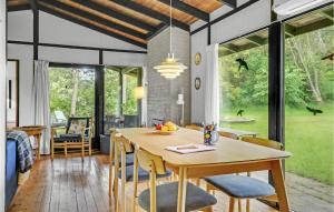 Zahrada ubytování Two-Bedroom Holiday Home In Grasted